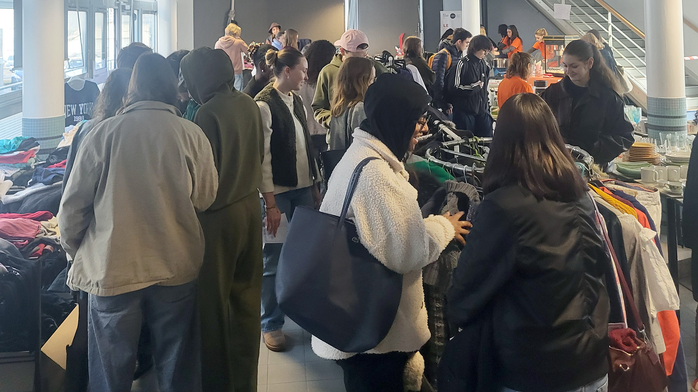 Braderie solidaire1D