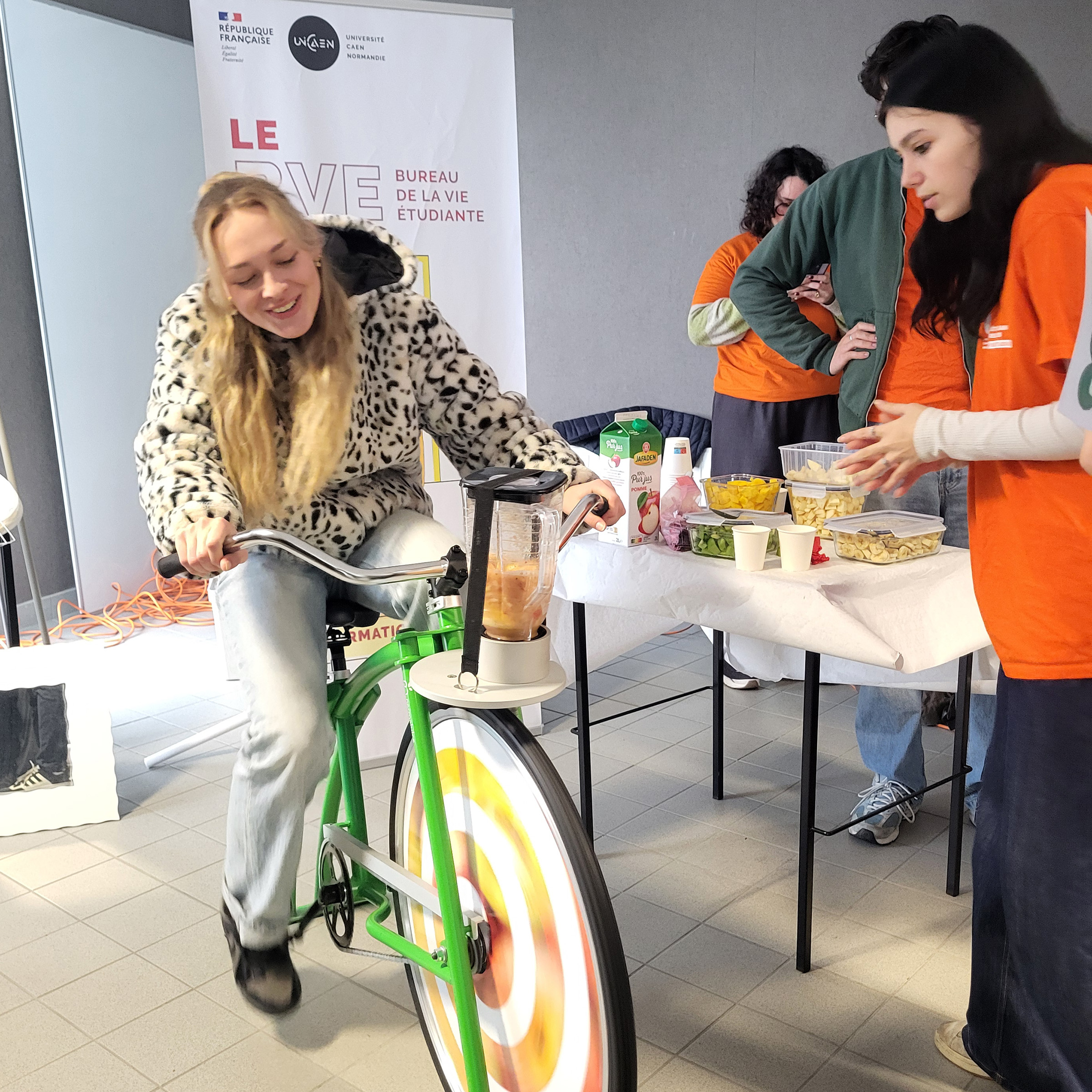 Braderie solidaire1J